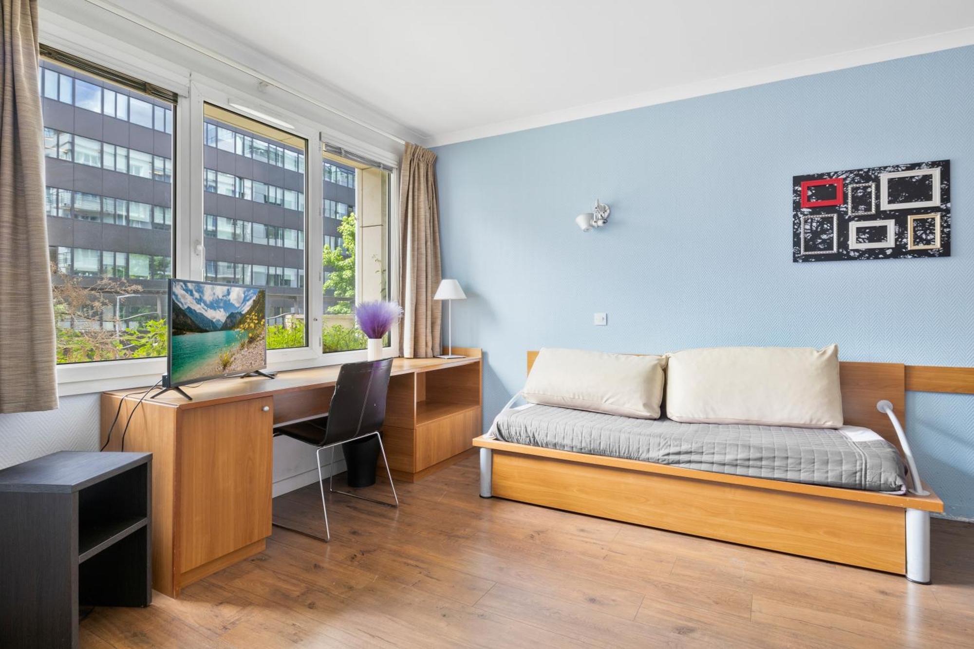 Grand Appartement Avec Balcon - Proche Parc Des Expo - Parking Privee Issy-les-Moulineaux Extérieur photo