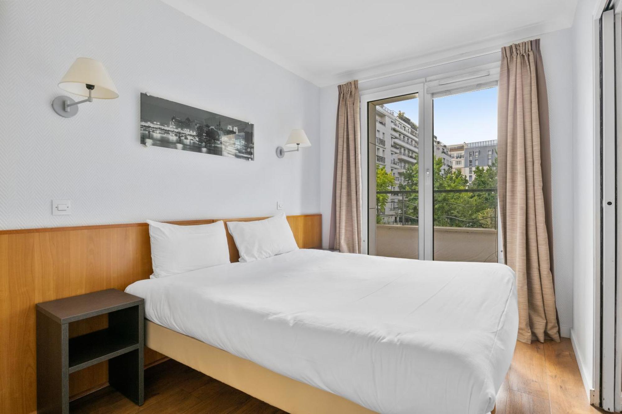 Grand Appartement Avec Balcon - Proche Parc Des Expo - Parking Privee Issy-les-Moulineaux Extérieur photo