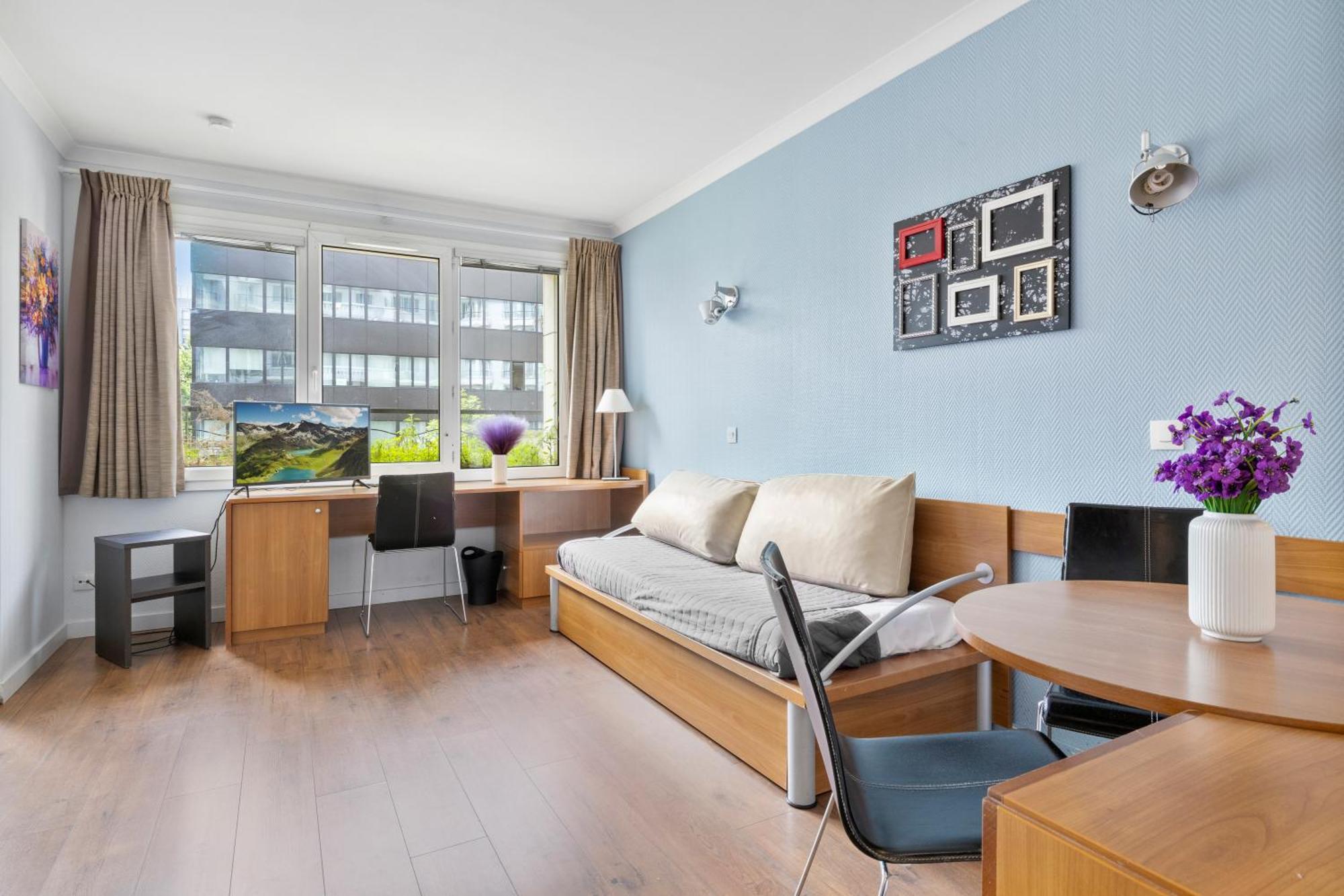 Grand Appartement Avec Balcon - Proche Parc Des Expo - Parking Privee Issy-les-Moulineaux Extérieur photo